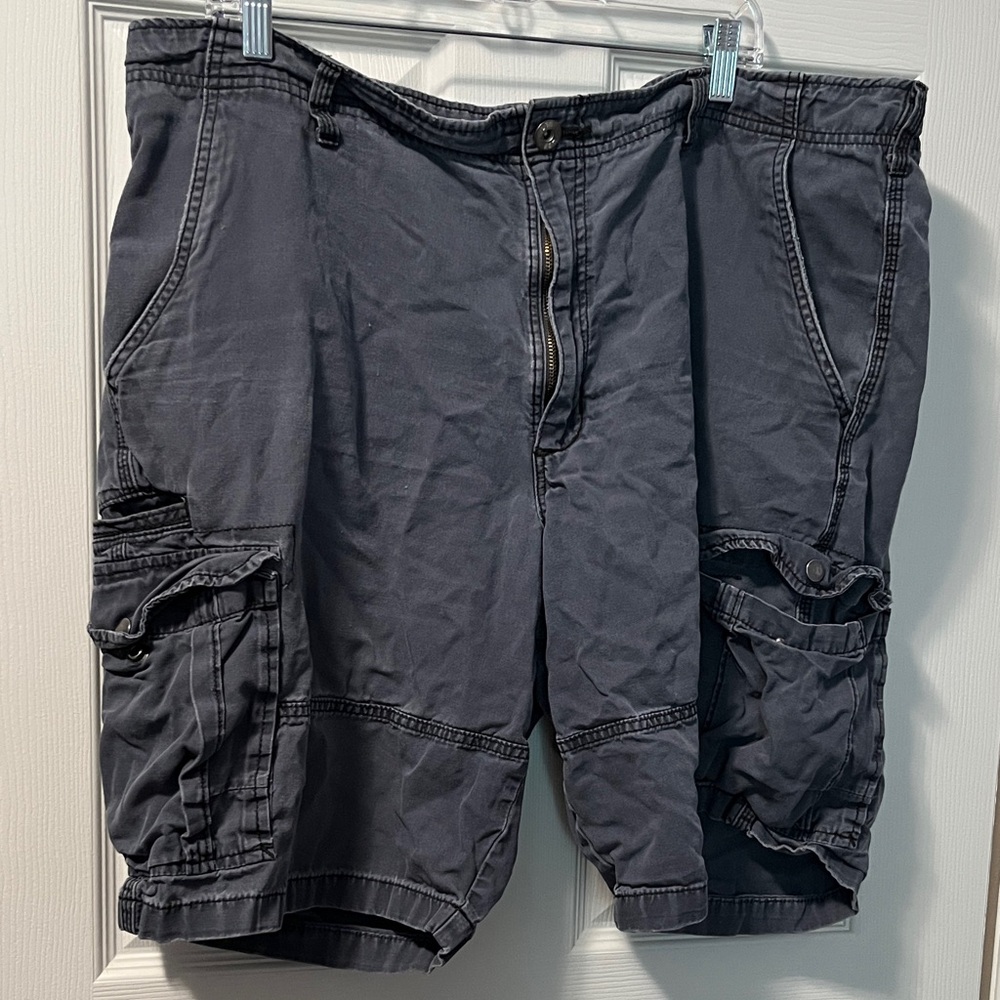 Men's Cargo Shorts Pockets Dark Grey Lee 42 Summer Casual Outdoorsy